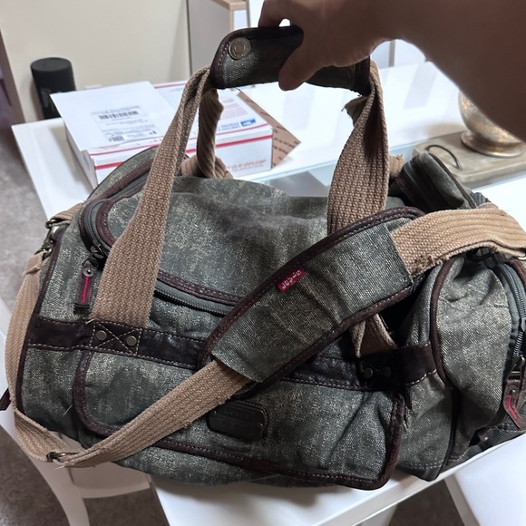 Levi’s NWT duffel bag - Picture 5 of 6